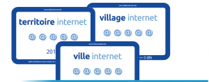 Trois panneaux Label Territoire Ville Village Internet