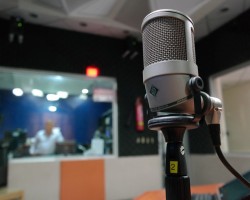 microphone-1562354_1280