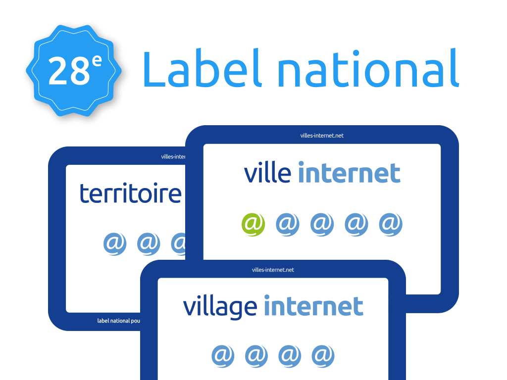 Trois panneaux Label Territoire Ville Village Internet